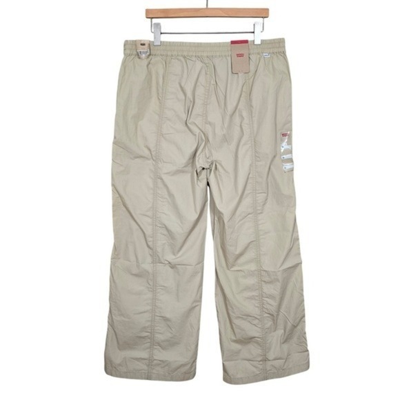 NWT Levi's Women's Baggy Parachute Pants White Pepper Tan XL - Picture 3 of 15